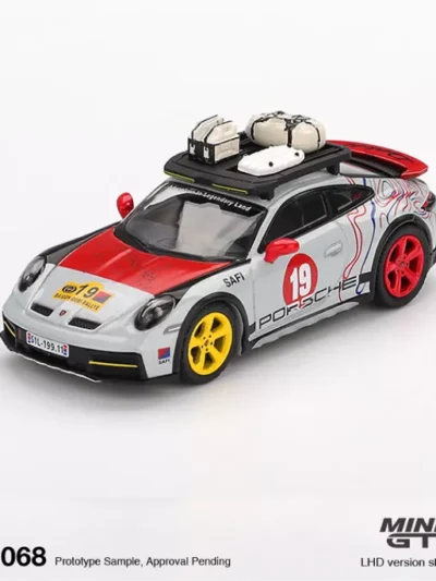 MINI GT 164 MGT01068 Porsche 911 Dakar Uncle Rally