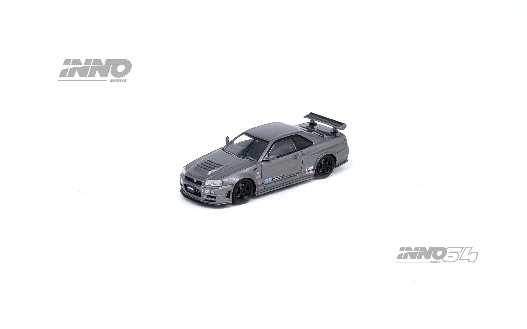 INNO64 1/64 GT-R (R34) OMORI FACTORY "CLUBMAN RACE SPEC" - Image 3